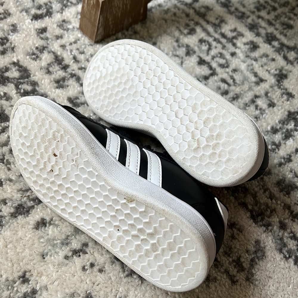 Adidas Shoe - Picture 4 of 4
